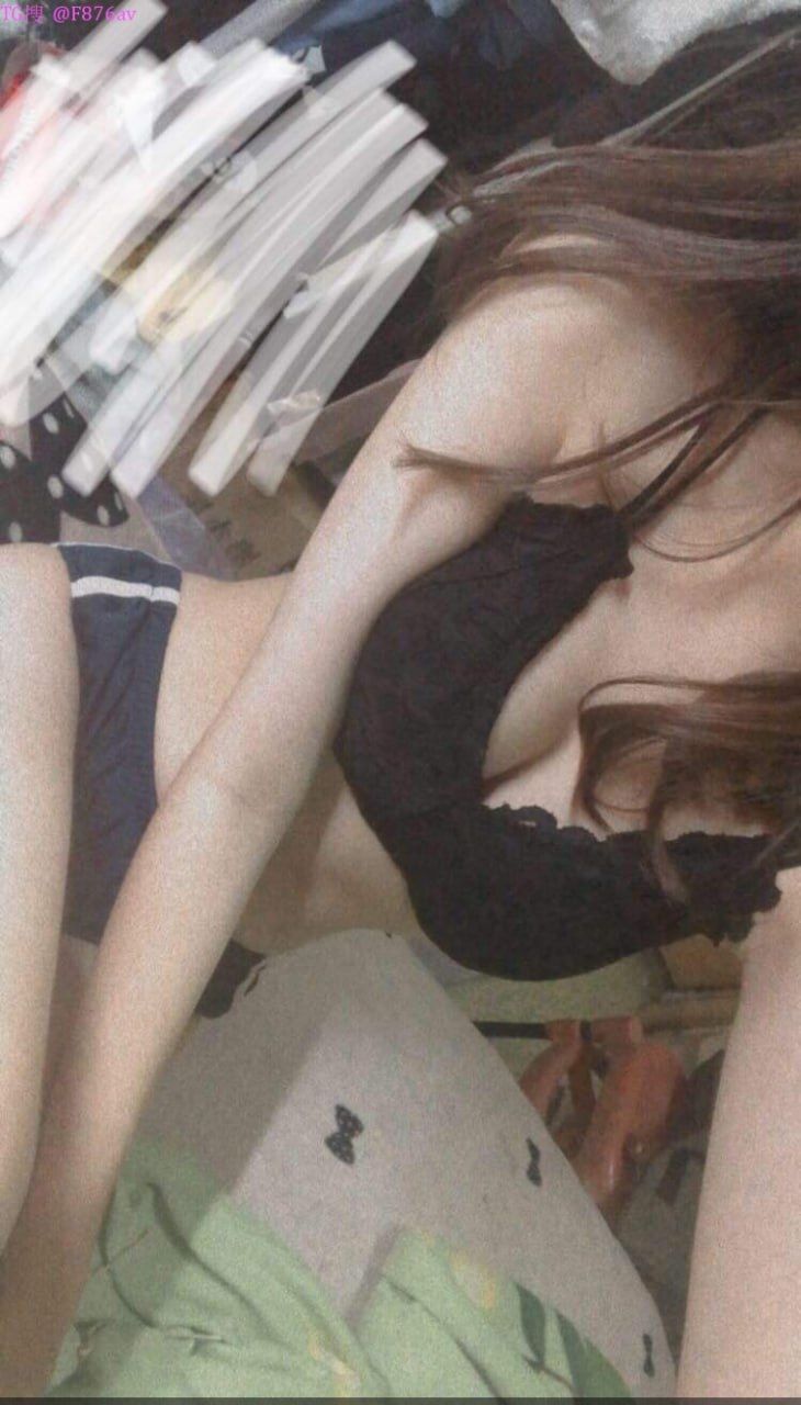 Chồng đi vắng vợ ngon ở nhà thông dâm cùng hàng xóm